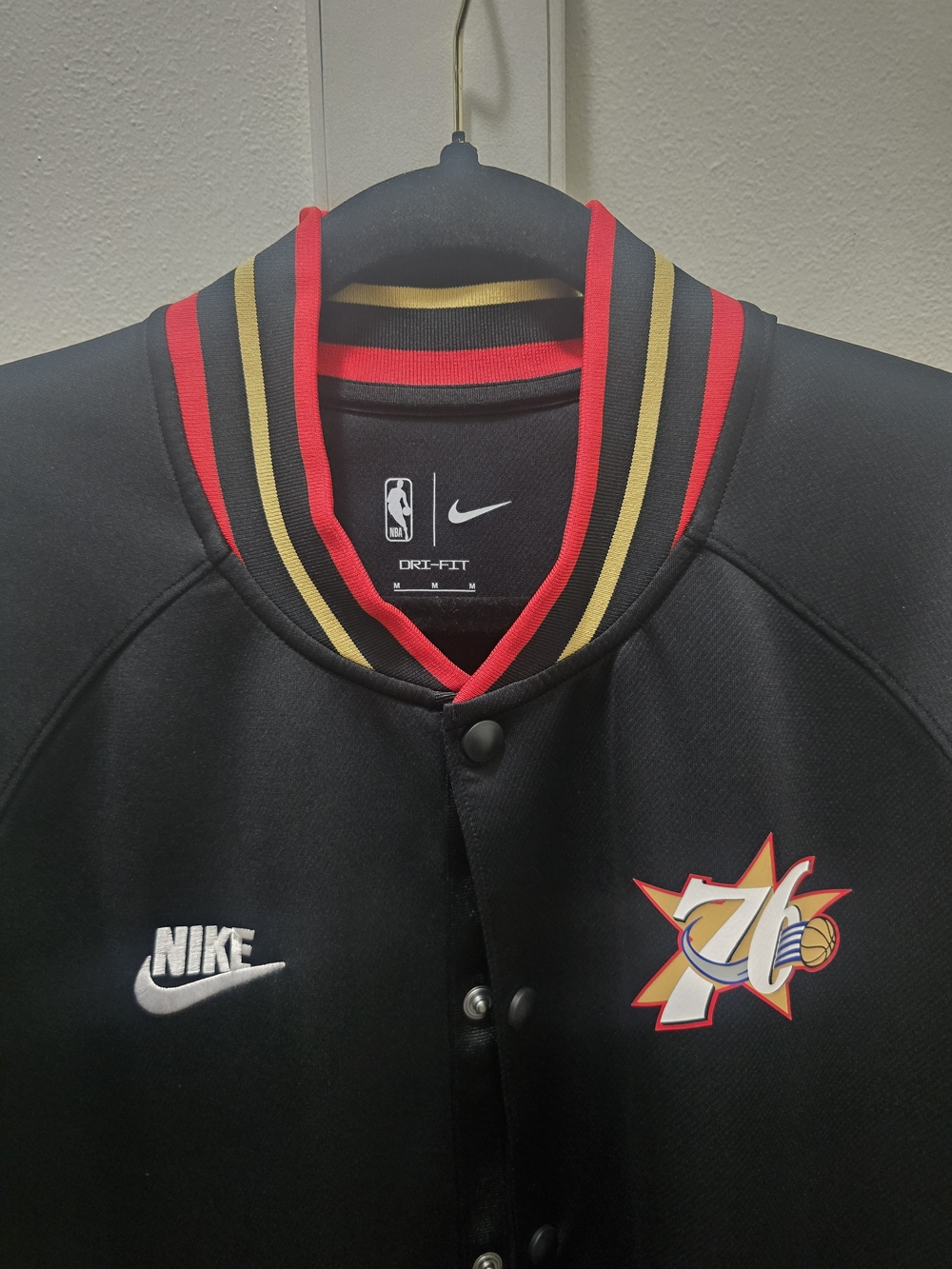 Philadelphia 76ers Hardwood Classics Men's Nike Dri-FIT NBA Short-Sleeve Jacket - Picture 4 of 13